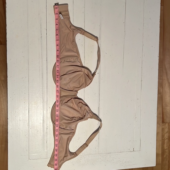 Chantelle 32” D Bra - Picture 5 of 5